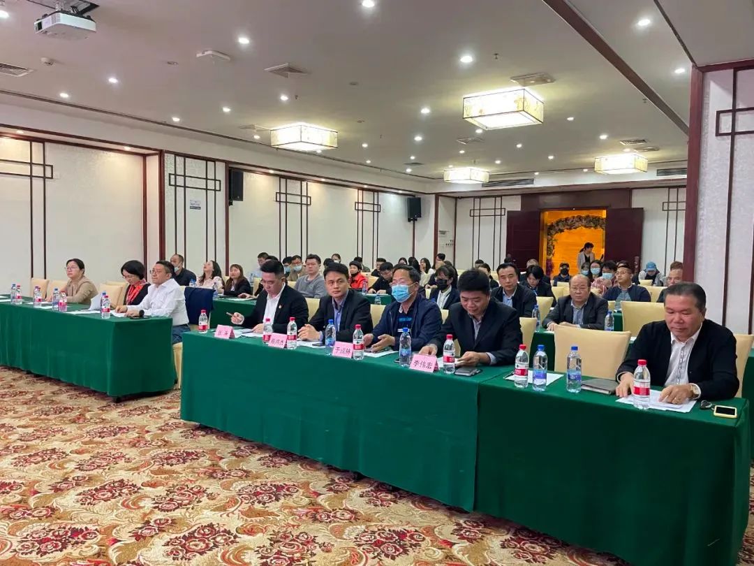 何丹怡教授再次当选湛江市工程造价协会副会长(图1) 何丹怡教授再次当选湛江市工程造价协会副会长(图1)